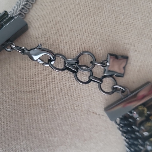 BCBG necklace - Picture 3 of 3